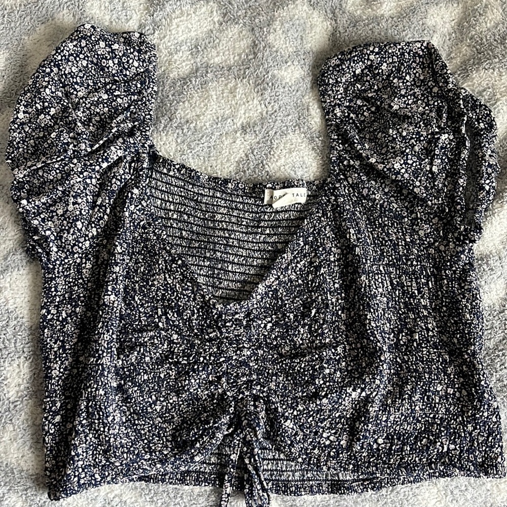 Size xl off the shoulder top, scrunched tie front. Worn once
